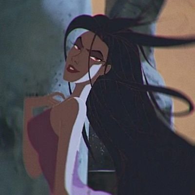 Me paso la mitad de la vida escribiendo y la otra mitad pensando en que escribir.
Estudiante de Traducción y Turismo.
Mi capitán será el rey de los piratas👒