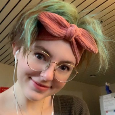 🏳️🌈(she/her) Probably 6 squirrels in an oversized university sweater. Newly Settled on Treaty One. — 🗣 Comms Grad 🏨 Frontline HCW