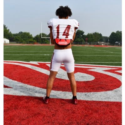 6’0,180,class of 2024, attending Jeffersonville High School, football, and track,  https://t.co/0dFq0r7TZi