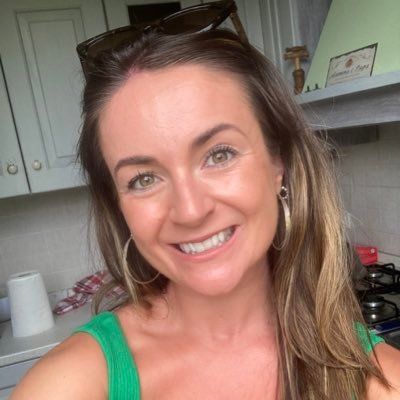 Gaeilge enthusiast | Senior SLT, GUH | 200hr YTT under completion🧘♀️
