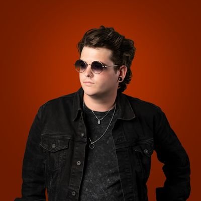 💿 American music producer / DJ
✏️ Ableton Instructor at Dub Academy
🧩 Sample pack creator on Splice.
Mgmt: sammis@chromaknows.com