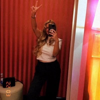 delob01's profile picture. psalm 46:5➕💡🕯️🤍.                               beauty cosmetics & personal care