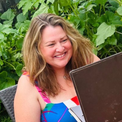 funeral director / mortician.
reiki practitioner with @ReikiMinnesota.
forever honoring grief with radical gratitude.
reiki booking: https://t.co/qCTxCFSzul
