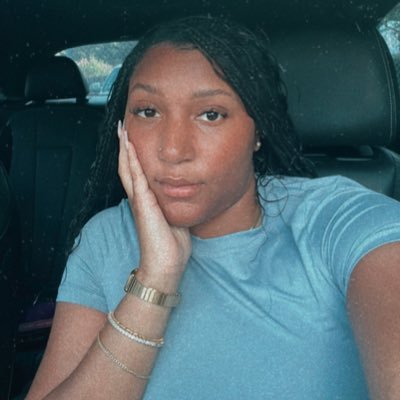 Its_ayanaa's profile picture. 