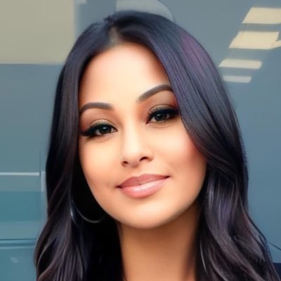 __dianaaaah's profile picture. UH Alumna🐾