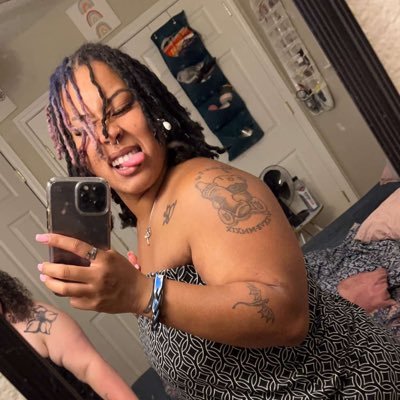 adl1125's profile picture. •24•snap: made.inasia•