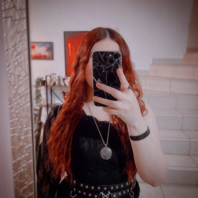 Linguist, metalhead, freak. Horror addict, too.