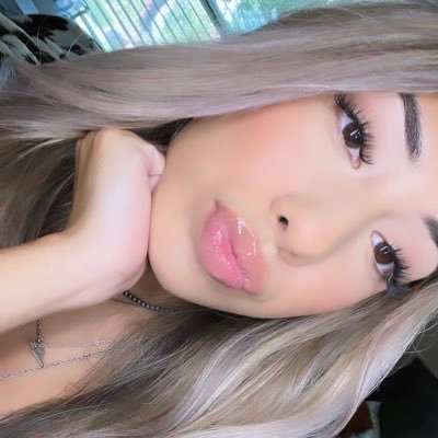 lizzmarieeeeee's profile picture. tsu 💜