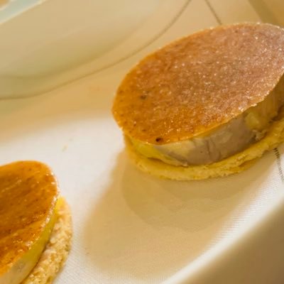 henrywilkins1's profile picture. food. art. travel. cycling.