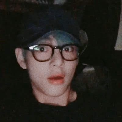 LisaAMY19's profile picture. ARMY- fan account/94 line/  don't interact w/ me if you're a solo, delulu shipper, or manti
Not my main account- not active