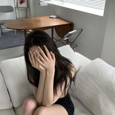 Preciousf0ry0u's profile picture. 