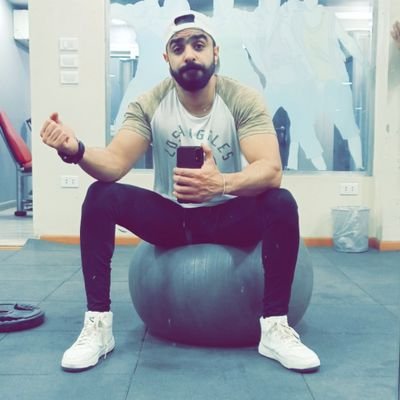 AhmdMmdoh's profile picture. قول كلمه حلوه لعلها تفرح مكان فى قلب احدهم🌸💜