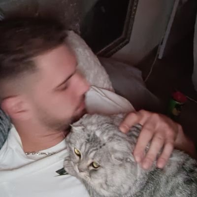 BastianRiesel's profile picture. the World's 🌍 a Beach ⛱️
start livin' like that 🌱
Naturalist & Realist