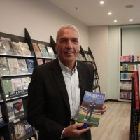 Resilience: Ernst Middendorp(@MiddendorpBook) 's Twitter Profile Photo