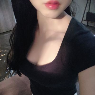 155㎝/29才/@Deep_e_sスカウトDMは即ブロック🙅♀️ もちもちお肌でしっとりねっとり包み込んで日頃の疲れを癒します😍 あなたに喜んでいただくために日々精進しております💪✨是非お立ち寄りくださいね🌸
