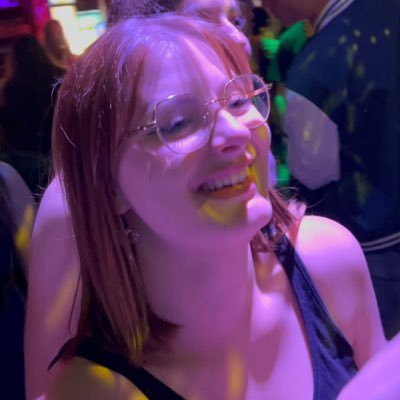 27• 🌍 • 🇬🇧 👩🏻‍🏫 • I’m not great at the advice, can I interest you in a sarcastic comment ?