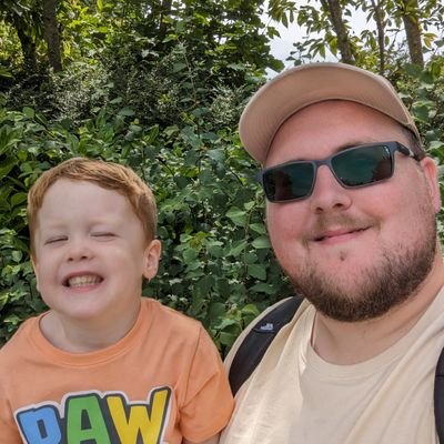 PriceAshl3y's profile picture. Genevieve & George ❤️ #MUFC