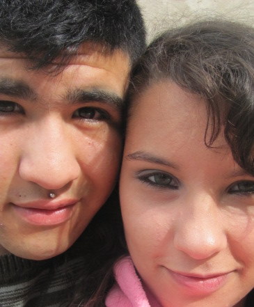 Soy una persona impulsiva, loca, cariñosa, difícil de entender, despistada, y otras cosas. Pero si no aceptas lo que soy seguramente no mereces lo mejor de mi.