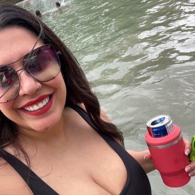 IG: txanalisa, left-handed, Gemini, floss enthusiast, GSG, #KeepPounding  @txnatef250 🥰