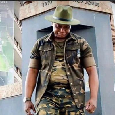 Pour ceux qui veulent savoir qui je suis, je suis un Congolais passionné par le développement, engagé autour de Moïse Katumbi.