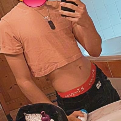 |French boy 🇫🇷| |19 ans| |🏳️‍🌈 bottom|venez faire des nude ou des mec pour plan a plusieur|Cherche un petit maître mais en virtuel| 🔞
Venez DM si intéressé