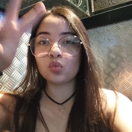 kareninaaguiar's profile picture. ✨📚✈️🔪