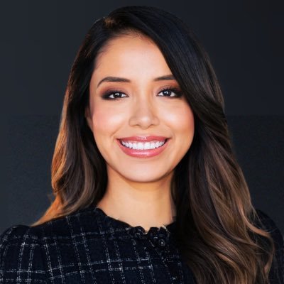 Passionate about using business as a force for good. 🏥 Healthcare Consultant👩🏽‍💼First-gen Latina supporting #healthequity, #Latinxleaders & businesses