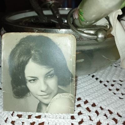 MartaLoto2's profile picture. Que la vida me perdone las veces que no la viví.