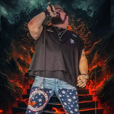 RIC SAVAGE is a former pro wrestler,host of Spike TV's #SavageFamilyDiggers,and co-host of The @SavageTurnerRE with Erik Turner of WARRANT