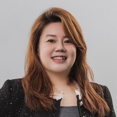 coolnailsschool's profile picture. 