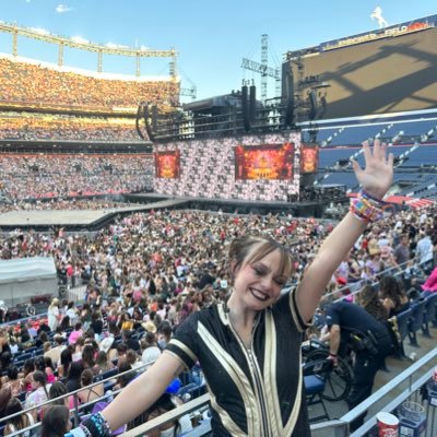 music saves lives| If a man talks shit then I owe him nothing..🐍| Swiftie| Never met Taylor| Eras tour Denver 7/14/23| OLIVIA REPOSTED ME ONCE💜