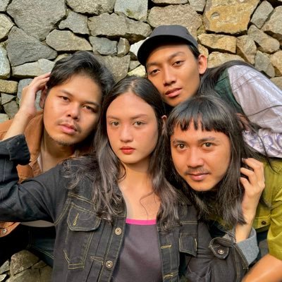 Band beraliran Pop Punk asal Pamulang versi Twitter