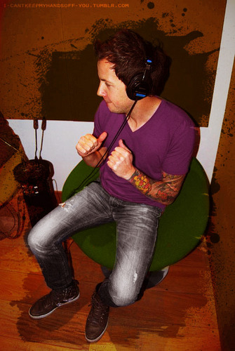 faux_bouvier's profile picture. david is mine, all mine, and i'm not letting him go. ever.