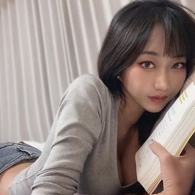 shi_nu84499's profile picture. 曖昧不清的關系，無非就是想占有但不想負責。