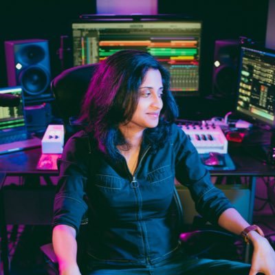 Film, TV, & Game Composer ⚡ Sound Editor ⚡ she/her 🏳️🌈