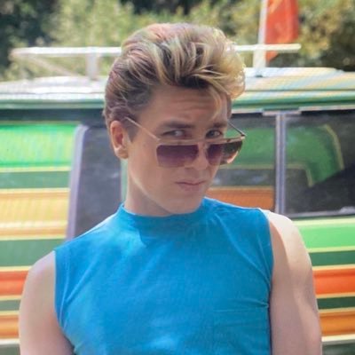 Where the 80s will never die. ~Fan Account~Not Impersonating~👻💜Xavier Plympton is our favorite character💜👻They/Them🌈Follow us on IG for more video content