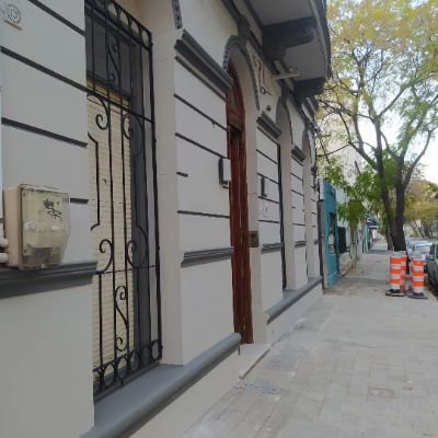 construcción y reciclajes de casas
albañilería
sanitaria 
electricidad 
yeso
pintura
baños
cocinas y mucho más en Montevideo y el interior del país.