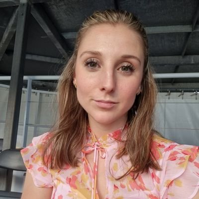 liz_c0llins Profile Picture