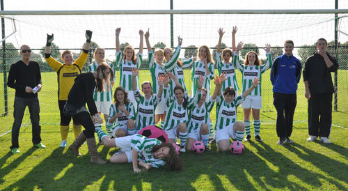 Wij zijn het dames zaterdagteam van Spero. Volg ons om op de hoogte te blijven van alle uitslagen, nieuwtjes of gewoon leuke uitjes.