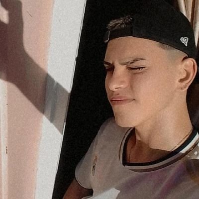 lucasscornejjo's profile picture. de huergo y River hasta el cajón