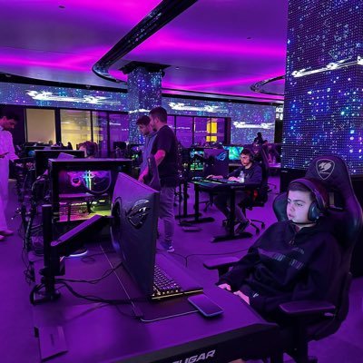 14|🇫🇷🇵🇱🇮🇹600$| Player for ???| KSA Lan Finalist 🏆 | @DKS_FN 🎮| finalist PsCup ZB! Code créateur: XaariFNBR