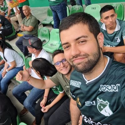UNIVALLE. Hincha de un equipo glorioso. Me agrada lo que a vos no. #YNWA