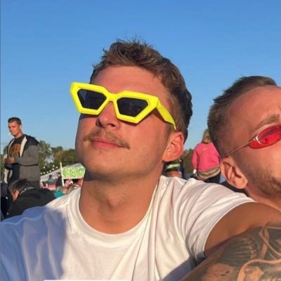 MadsLohse's profile picture. Hjertet er gult, sjælen er blå. #brøndby