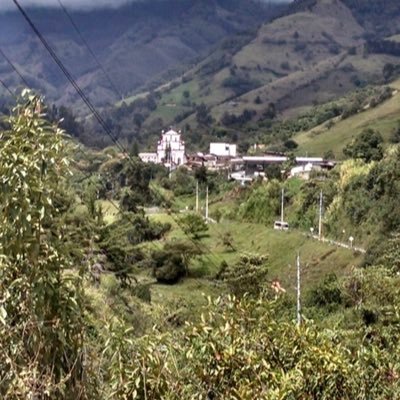 Por una Colombia en desarrollo,con justicia social,libre de mamertos. Se acepta polemizar,con ellos,los días 30 y 31 de febrero.