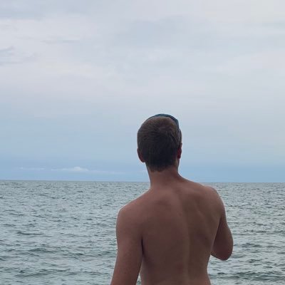 mcuxzi's profile picture. fatfobia? nah, mi fanno solo schifo