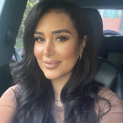 Roza_Zetten's profile picture. 🍀