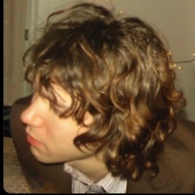 | Ryan Ross hater Z Berg lover | ⋆♱ |She/They| ✮ || ♱⋆ | 16+ only | ✮ | Eng/Esp | IDC about brendon or ryden btw| @zbergdaily