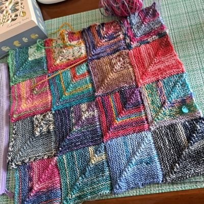 favorite58blue's profile picture. 猫のごはんと毛糸を買うために働いている気がしてきたアラ還。🐱🐱います
毛糸はOPAL毛糸、編み針はLYKKEがお気に入りです🥰