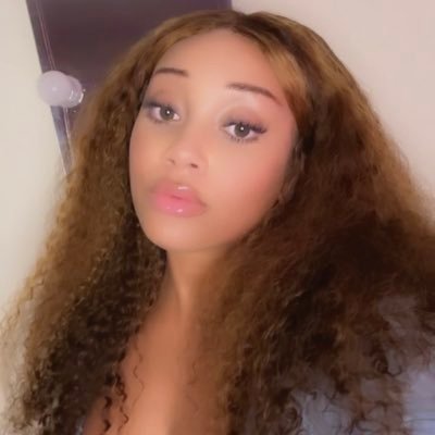 queen_nychy_ Profile Picture