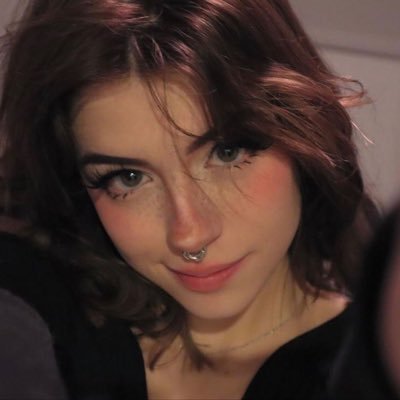 simp4uwu69's profile picture. 